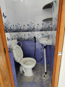 Bathroom Image of 950 Sq.ft 2 BHK Builder Floor for rent in Pahari Village Patna for Rs. 9000