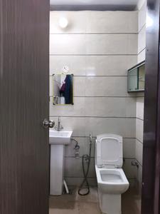 Common Bathroom Image of 1500 Sq.ft 2 BHK Builder Floor for rent in Sector 69 Gurgaon for Rs. 30000