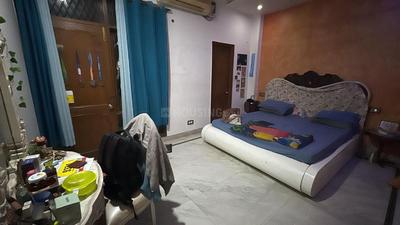 Bedroom Image of 900 Sq.ft 2 BHK Builder Floor for sale in Lajpat Nagar New Delhi for Rs. 18500000