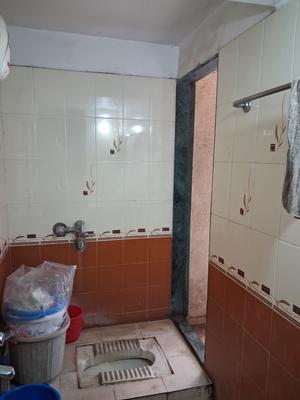 Bathroom Image of 900 Sq.ft 2 BHK Apartment / Flat for rent in Thane West Thane for Rs. 35000