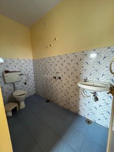 Bathroom Image of 1200 Sq.ft 1 RK Builder Floor for rent in Ramamurthy Nagar Bengaluru for Rs. 7000