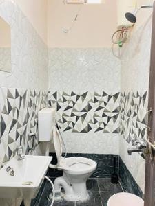 Bathroom Image of 750 Sq.ft 1 BHK Apartment / Flat for rent in My Home Bhooja, Rai Durg Hyderabad for Rs. 10000