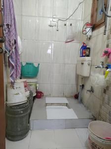 Common Bathroom Image of 700 Sq.ft 2 BHK Apartment / Flat for sale in Sangam Vihar New Delhi for Rs. 2800000