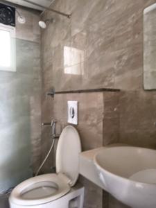 Common Bathroom Image of 1555 Sq.ft 2 BHK Apartment / Flat for rent in Sentosa Pride , Tathawade Pune for Rs. 24500