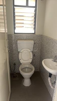 Bathroom Image of 430 Sq.ft 1 BHK Apartment / Flat for sale in Peninsula Address One, Gahunje Pune for Rs. 3000000