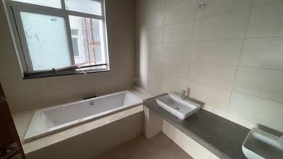 Image of 10068 Sq.ft 6 BHK Villa for sale in Godrej Crest, Jaypee Greens, Greater Noida for Rs. 260000000