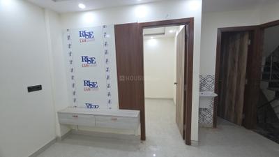 Living Room Image of 675 Sq.ft 3 BHK Builder Floor for sale in Laxmi Nagar New Delhi for Rs. 6800000
