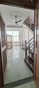 Balcony Image of 2000 Sq.ft 4 BHK Builder Floor for rent in Rajajipuram Lucknow for Rs. 14000