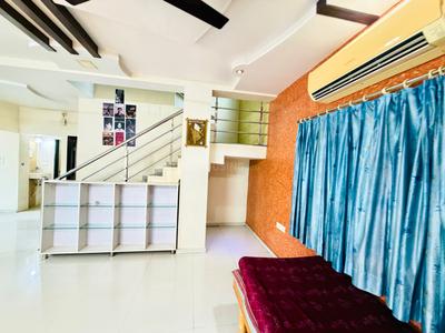 Bedroom Image of 1350 Sq.ft 1.5 BHK Independent House for rent in Satellite Ahmedabad for Rs. 25500