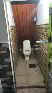 Bathroom Image of 450 Sq.ft 1 RK Independent House for rent in Muradnagar Ghaziabad for Rs. 5500