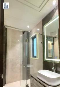 Image of 4500 Sq.ft 4 BHK Builder Floor for sale in Kailash Colony, New Delhi for Rs. 165000000