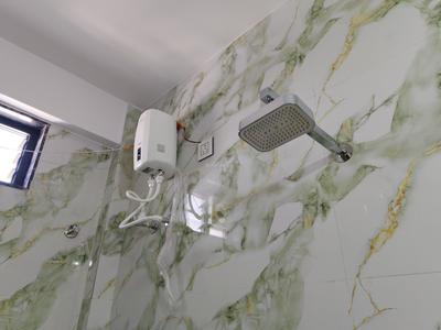 Bathroom Image of 650 Sq.ft 1 BHK Apartment / Flat for rent in Silicon City Indore for Rs. 17000