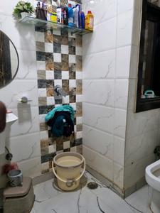 Common Bathroom Image of 600 Sq.ft 2 BHK Apartment / Flat for rent in Nawada New Delhi for Rs. 22000