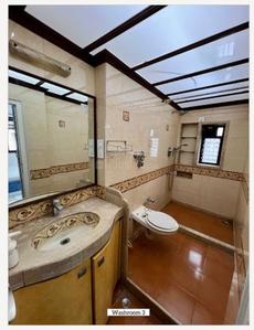 Bathroom Image of 2048 Sq.ft 4 BHK Villa for rent in Chembur Mumbai for Rs. 200000