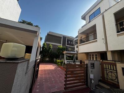 Image of 1719 Sq.ft 4 BHK Independent House for sale in Thaltej, Ahmedabad for Rs. 47500000