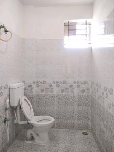 Common Bathroom Image of 1000 Sq.ft 2 BHK Apartment / Flat for rent in Singasandra Bengaluru for Rs. 25000