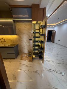 Kitchen Image of 1750 Sq.ft 4 BHK Apartment / Flat for sale in Sector 73 Noida for Rs. 8495000