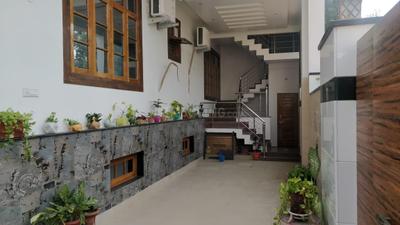 Image of 2152 Sq.ft 3 BHK Independent House for rent in Gomti Nagar, Lucknow for Rs. 27000