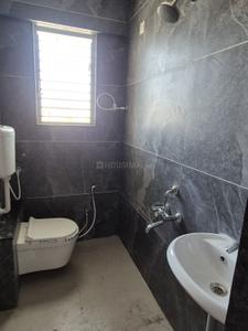 Bathroom Image of 1000 Sq.ft 2 BHK Apartment / Flat for rent in Dwarka Nashik for Rs. 15000