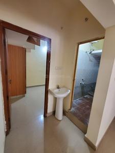 Bathroom Image of 900 Sq.ft 2 BHK Builder Floor for rent in Electronic City Bengaluru for Rs. 20000