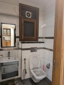 Bathroom Image of 2000 Sq.ft 3 BHK Builder Floor for rent in Unitech Residency Greens, Sector 46 Gurgaon for Rs. 80000