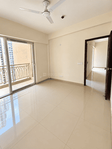 Bedroom Image of 955 Sq.ft 3 BHK Apartment / Flat for rent in Mahagun Mywoods Phase 3, Noida Extension Greater Noida for Rs. 22000