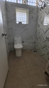 Bathroom Image of 700 Sq.ft 1 BHK Independent House for rent in Huskur Bengaluru for Rs. 15000