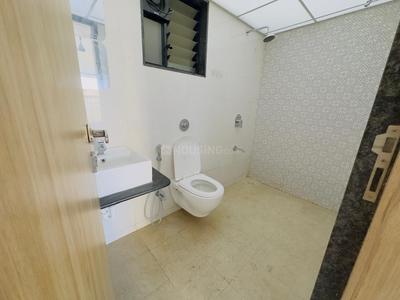 Bathroom Image of 1000 Sq.ft 3 BHK Apartment / Flat for rent in Kohinoor Viva City, Dhanori Pune for Rs. 30000
