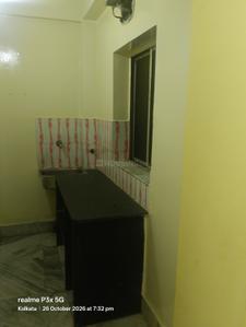 Kitchen Image of 650 Sq.ft 2 BHK Apartment / Flat for rent in Phool Bagan Kolkata for Rs. 12500