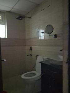 Common Bathroom Image of 1082 Sq.ft 2 BHK Apartment / Flat for rent in Supertech Ecociti, Sector 137 Noida for Rs. 27500