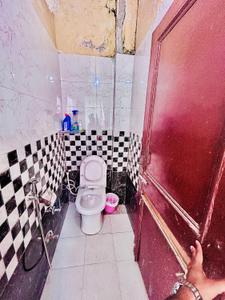 Bathroom Image of 450 Sq.ft 4 BHK Independent House for sale in Haibowal Kalan Ludhiana for Rs. 2300000