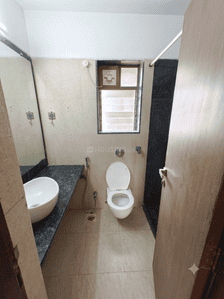 Image of 750 Sq.ft 2 BHK Apartment / Flat for sale in Andheri West, Mumbai for Rs. 21500000