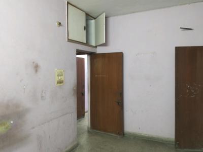 Bedroom Image of 1250 Sq.ft 3 BHK Builder Floor for sale in DDA Flats, Vikaspuri New Delhi for Rs. 16000000