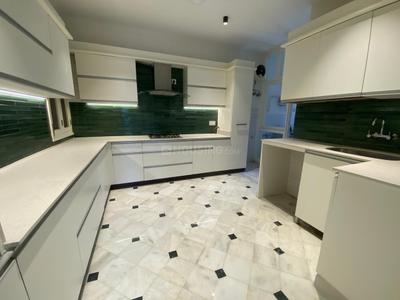 Kitchen Image of 2500 Sq.ft 4 BHK Builder Floor for rent in Vasant Vihar New Delhi for Rs. 250000