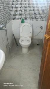 Bathroom Image of 700 Sq.ft 2 BHK Apartment / Flat for rent in Beliaghata Kolkata for Rs. 18000