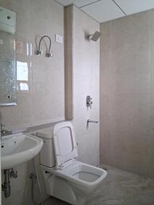 Common Bathroom Image of 1137 Sq.ft 2 BHK Apartment / Flat for sale in Eldeco Live By The Greens Phase 1, Sector 150 Noida for Rs. 12800000