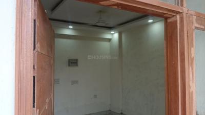 Living Room Image of 900 Sq.ft 2 BHK Apartment / Flat for sale in Sector 73 Noida for Rs. 3000000