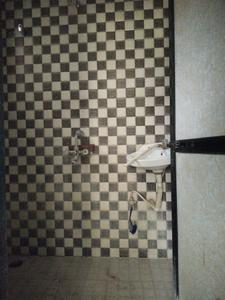 Common Bathroom Two Image of 632 Sq.ft 1 BHK Apartment / Flat for sale in Hedutane Navi Mumbai for Rs. 3200000