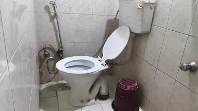 Bathroom Image of 425 Sq.ft 1 BHK Apartment / Flat for rent in Borivali West Mumbai for Rs. 25000