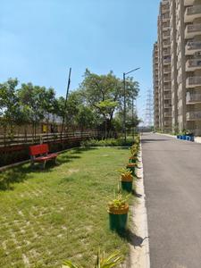 Image of 700 Sq.ft 3 BHK Apartment / Flat for sale in Pyramid Altia, Sector 70, Gurgaon for Rs. 8000000