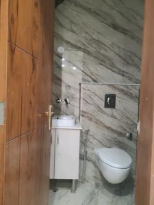 Common Bathroom Image of 1305 Sq.ft 3 BHK Builder Floor for sale in Green Field Colony Faridabad for Rs. 14500000
