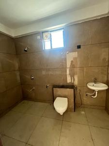 Bathroom Image of 1760 Sq.ft 4 BHK Apartment / Flat for rent in Karamsad Anand for Rs. 20000