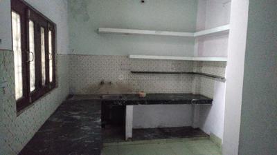 Kitchen Image of 400 Sq.ft 2 BHK Builder Floor for rent in Vikas Nagar Lucknow for Rs. 11000