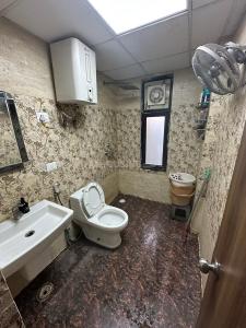Image of 972 Sq.ft 2 BHK Apartment / Flat for rent in Charms Castle, Raj Nagar Extension, Ghaziabad for Rs. 17000