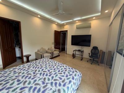Bedroom Image of 2800 Sq.ft 3 BHK Builder Floor for rent in New Friends Colony New Delhi for Rs. 350000
