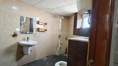Image of 2370 Sq.ft 3 BHK Apartment / Flat for rent in Supertech ORB, Sector 74, Noida for Rs. 60000