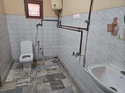 Bathroom Image of 1100 Sq.ft 2 BHK Independent House for rent in Dhakuria Kolkata for Rs. 18000