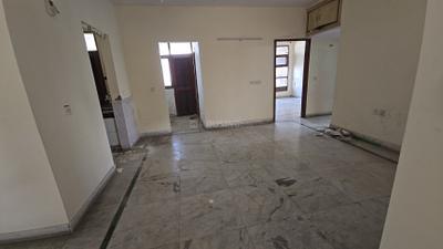 Living Room Image of 1850 Sq.ft 3.5 BHK Apartment / Flat for rent in Sector 62 Noida for Rs. 37000