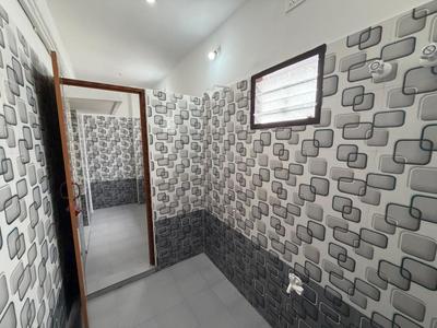 Bathroom Image of 850 Sq.ft 2 BHK Independent House for rent in Vellalore Coimbatore for Rs. 16000