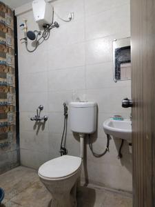 Ashtekar Silver Oak Common Bathroom 4